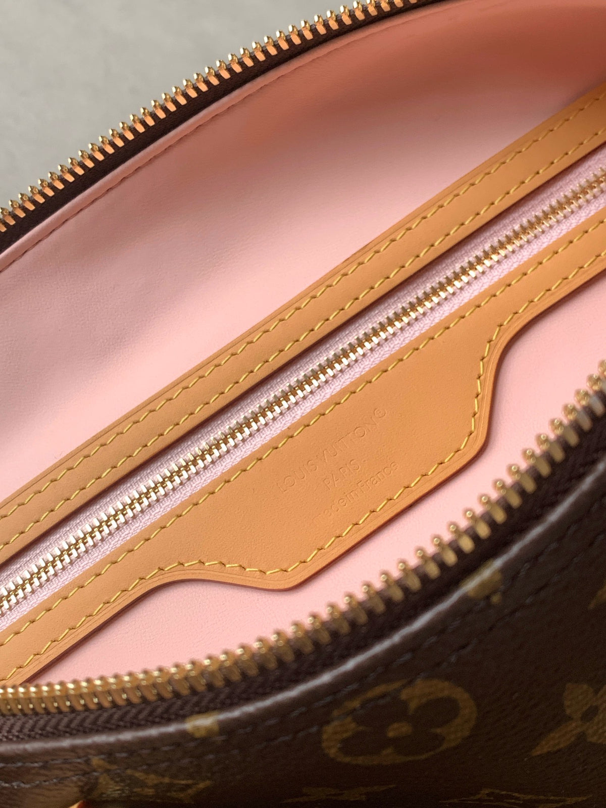 Top-tier Authentic-Grade Quality handbag Size:30 x 21 x 17 cm
