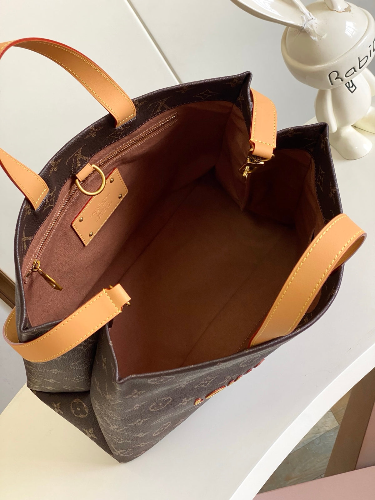 Top-tier Authentic-Grade Quality handbag Size: 32 x 16 x 40 cm