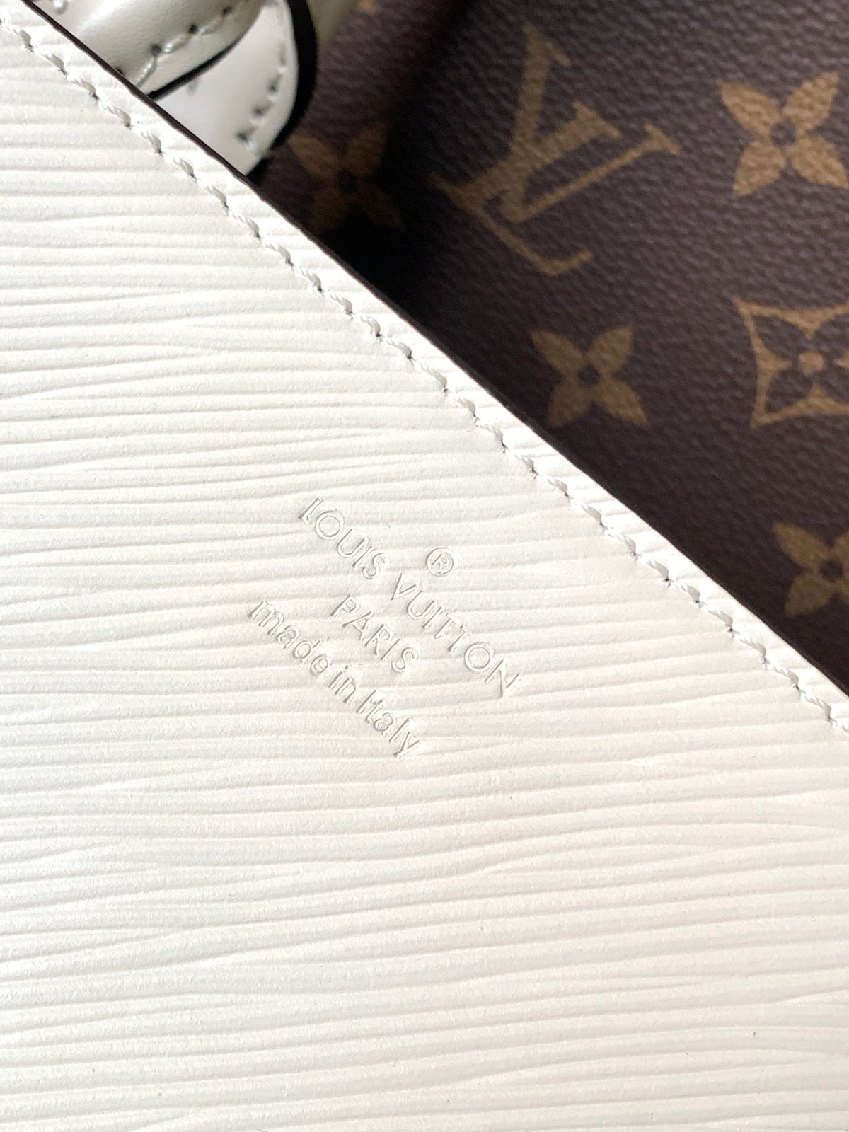 Top-tier Authentic-Grade Quality handbag Size: 30.0 x 21.0 x 13.0 cm