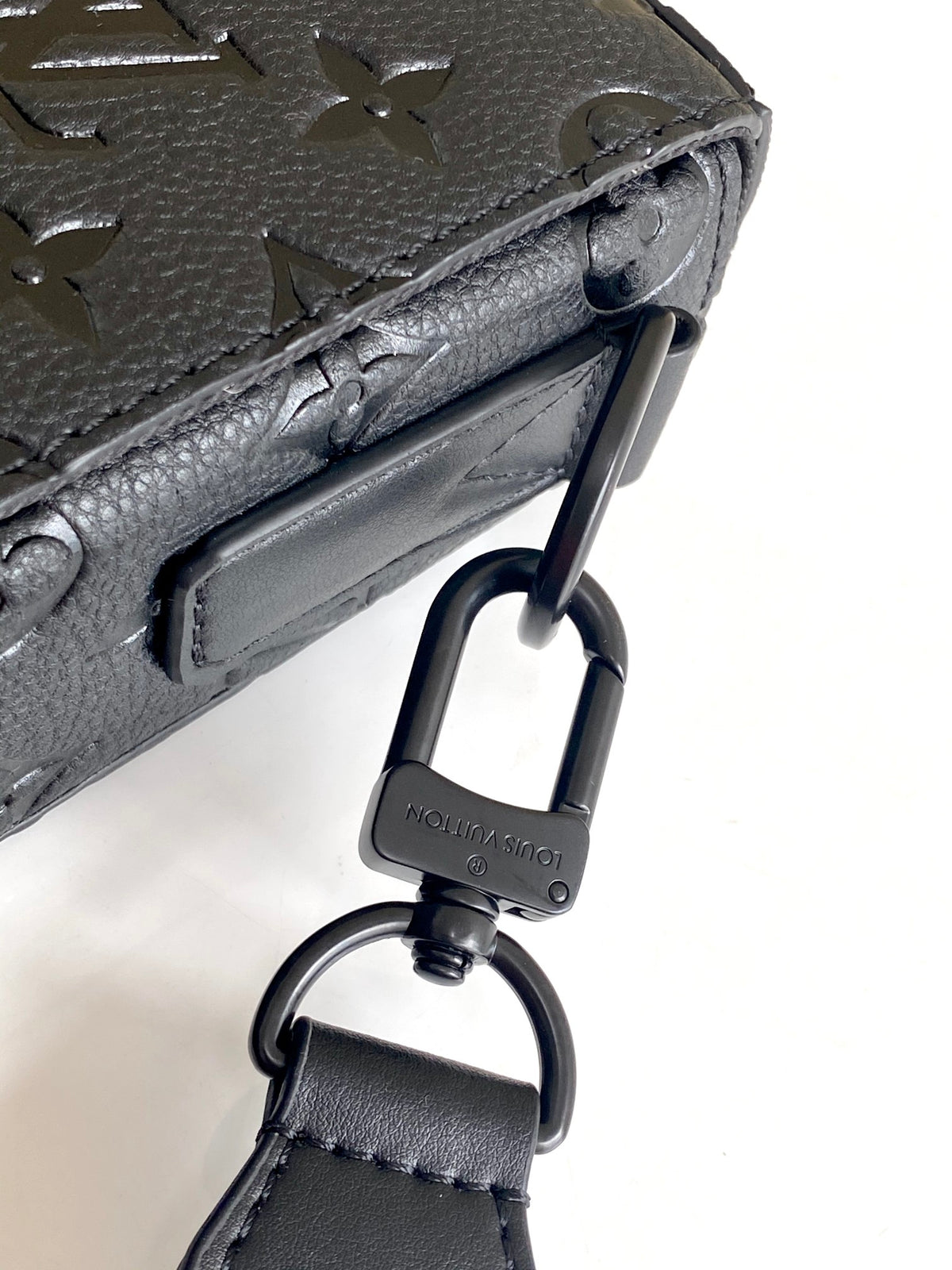Top-tier Authentic-Grade Quality handbag Size: 24 x 18 x 5.5 cm