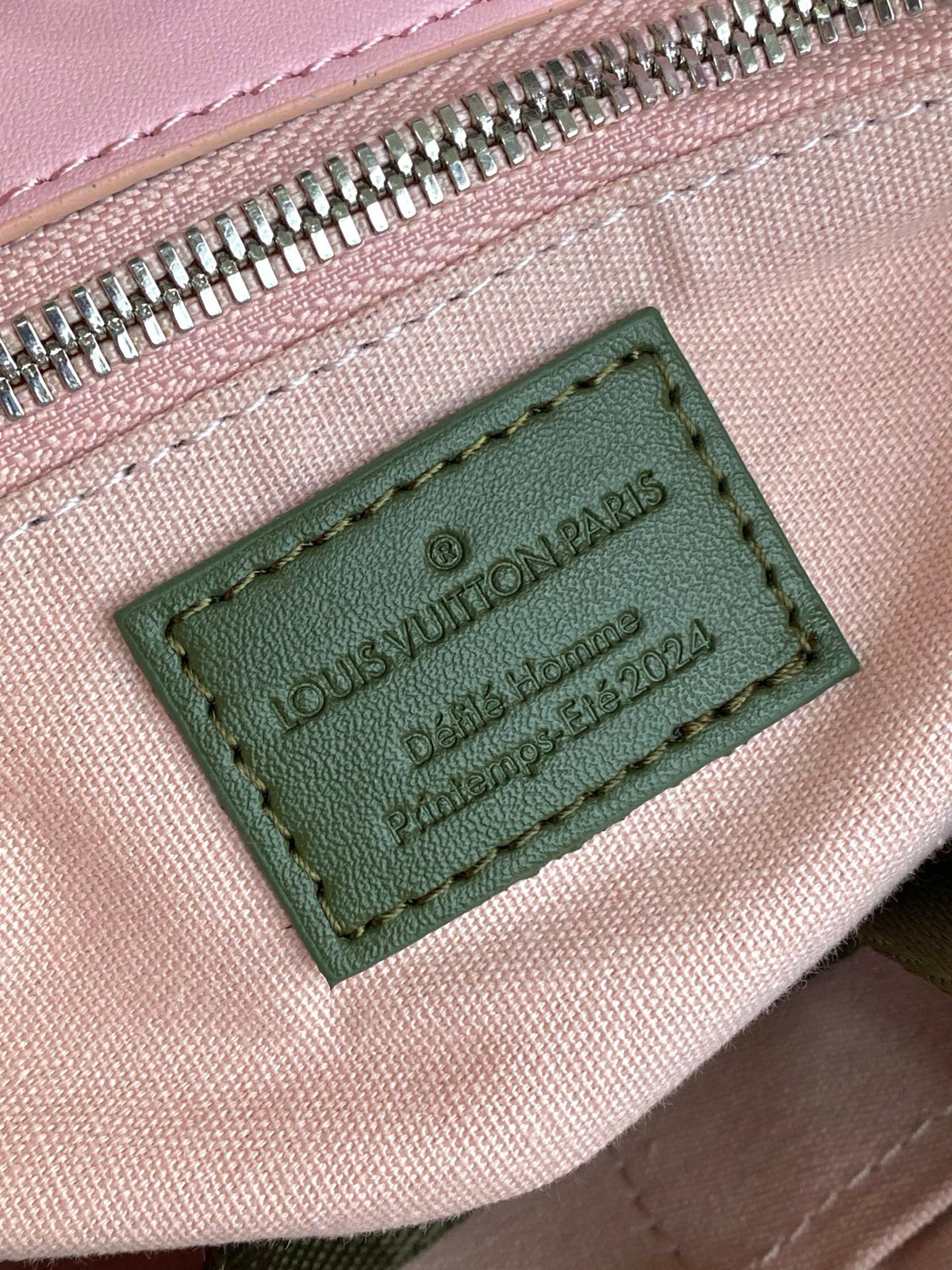 Top-tier Authentic-Grade Quality handbag Size: 25 x 19 x 11 cm
