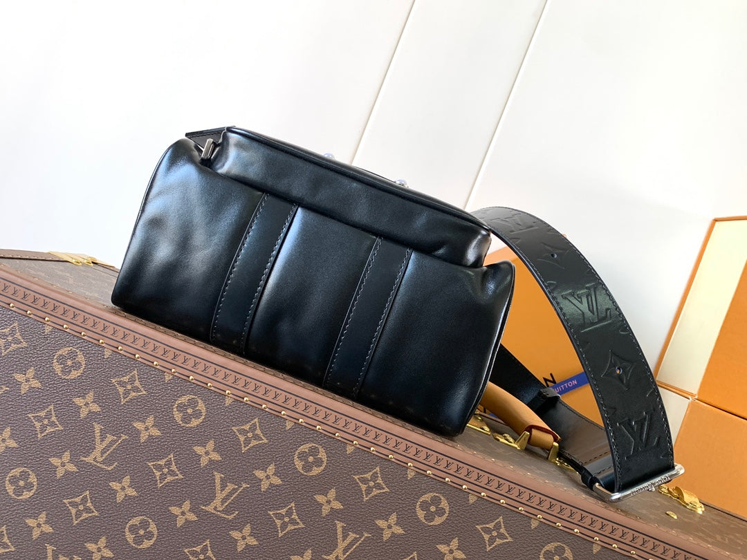 Top-tier Authentic-Grade Quality handbag Size: 15 x 11 x 25 cm
