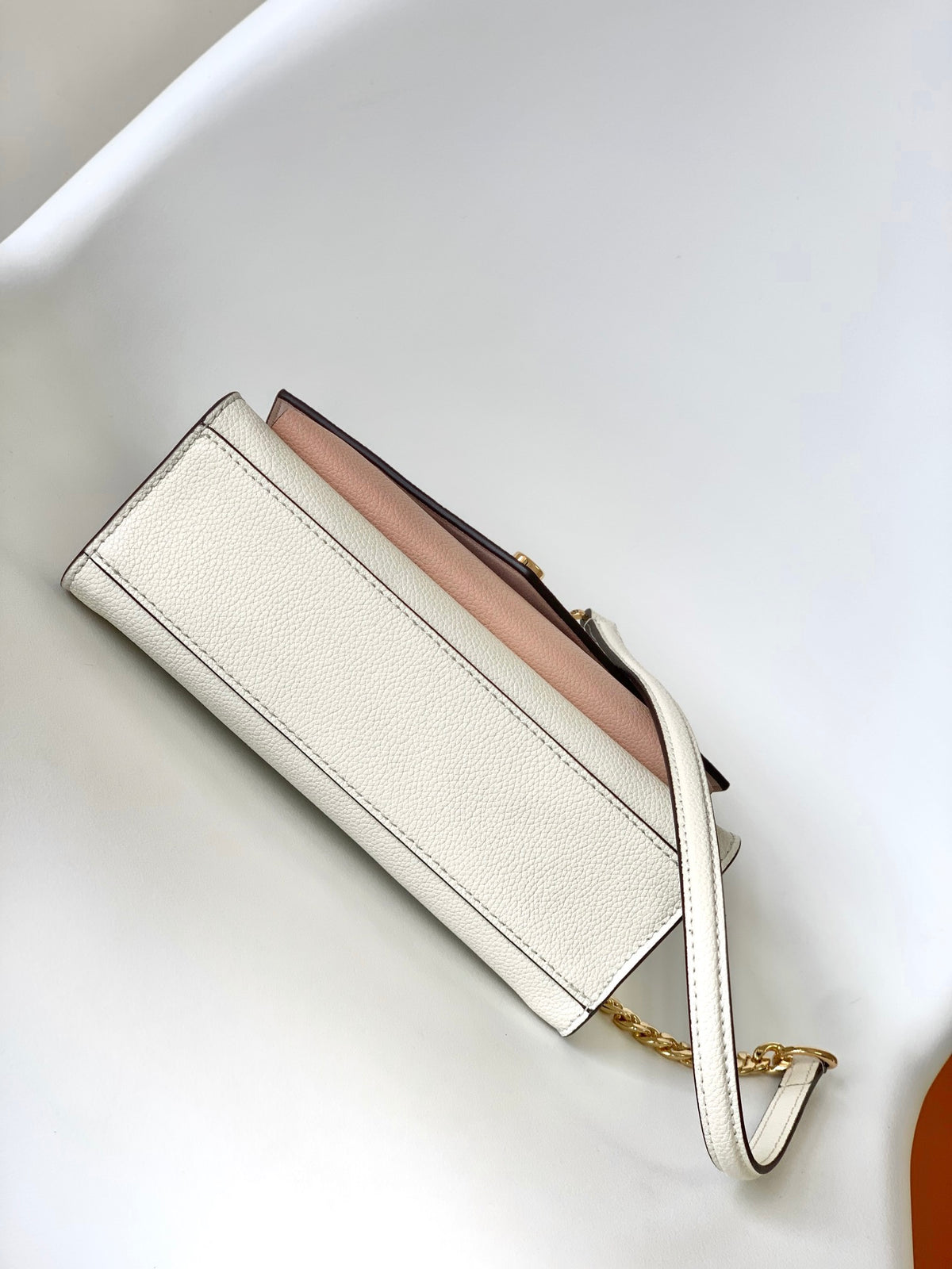 Top-tier Authentic-Grade Quality handbag Size: 22.5 x 17.0 x 5.5 cm