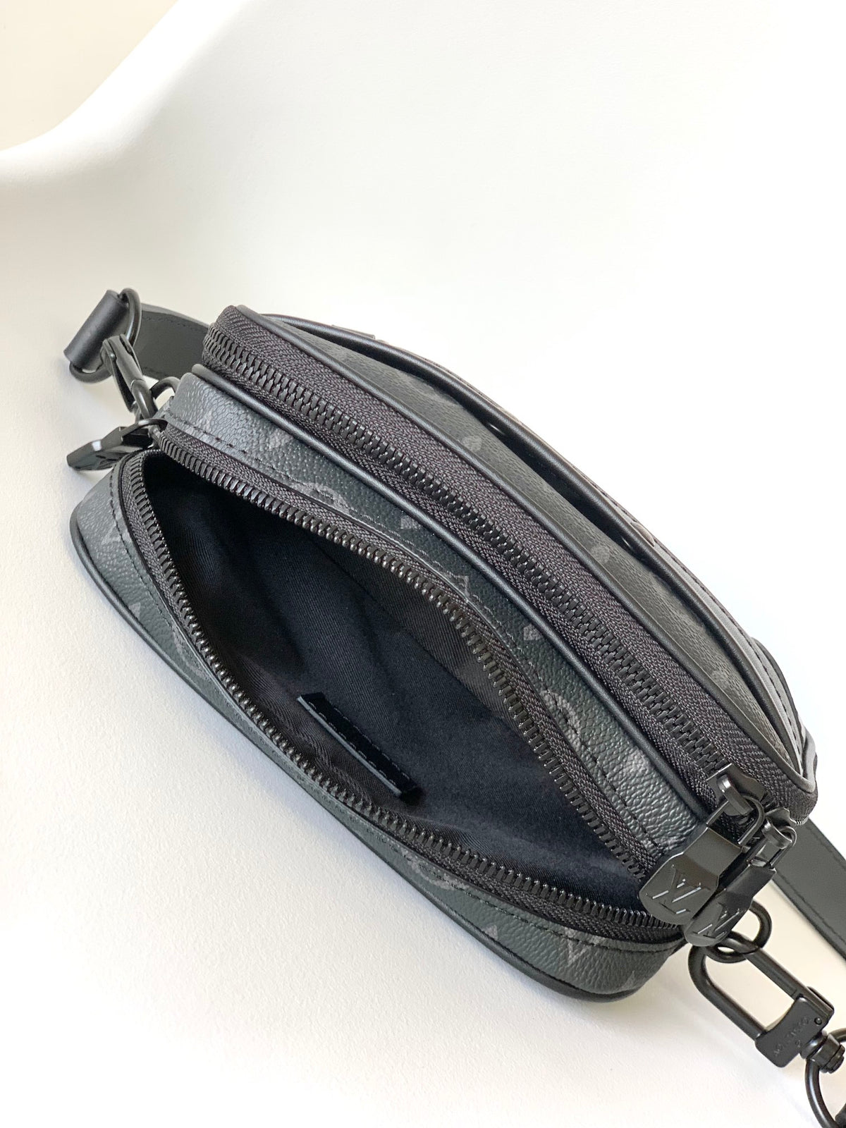 Top-tier Authentic-Grade Quality handbag Size: 11 x 18.5 x 6.5 cm