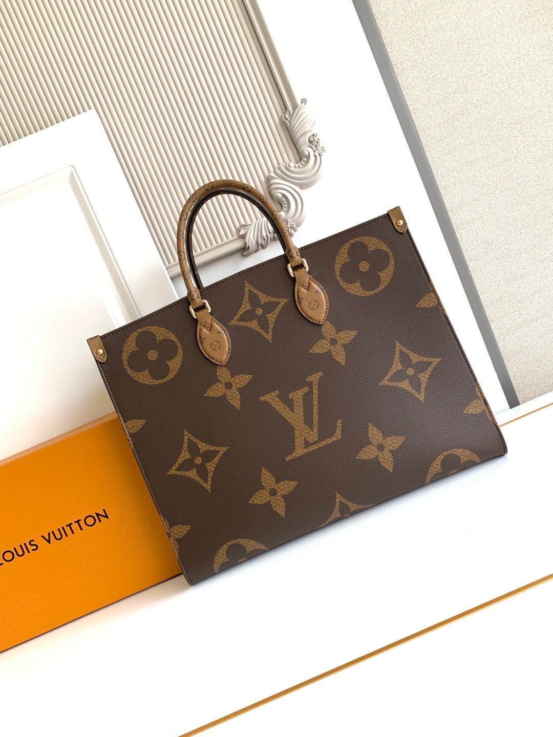 Top-tier Authentic-Grade Quality Italian Grade leather material handbag Size: 𝟒𝟏.𝟎 𝐱 𝟑𝟒.𝟎 𝐱 𝟏𝟗.𝟎 cm