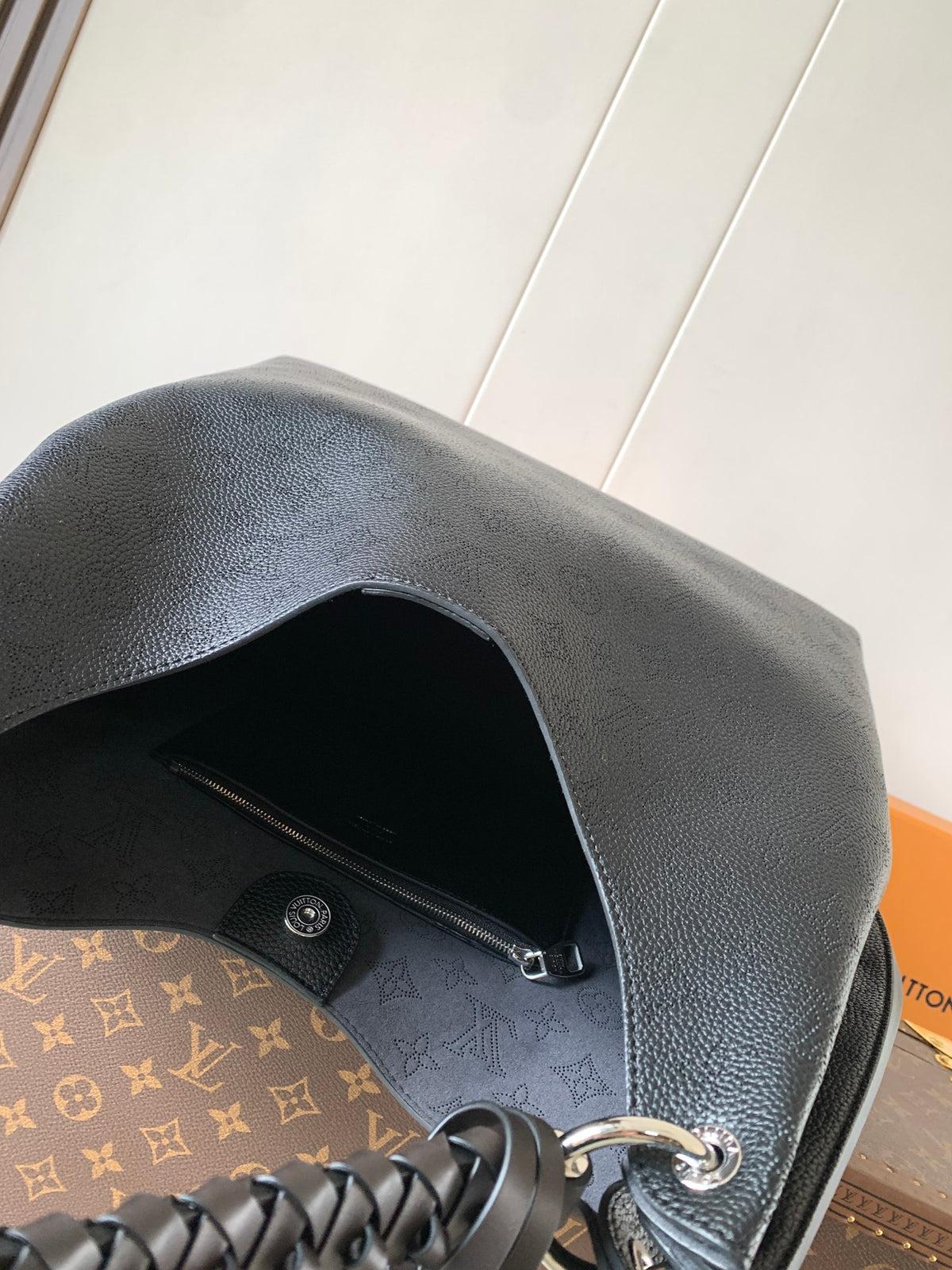 Top-tier Authentic-Grade Quality Sac Carmel Bag M52950 Black Size:40 x 17 x 35 cm