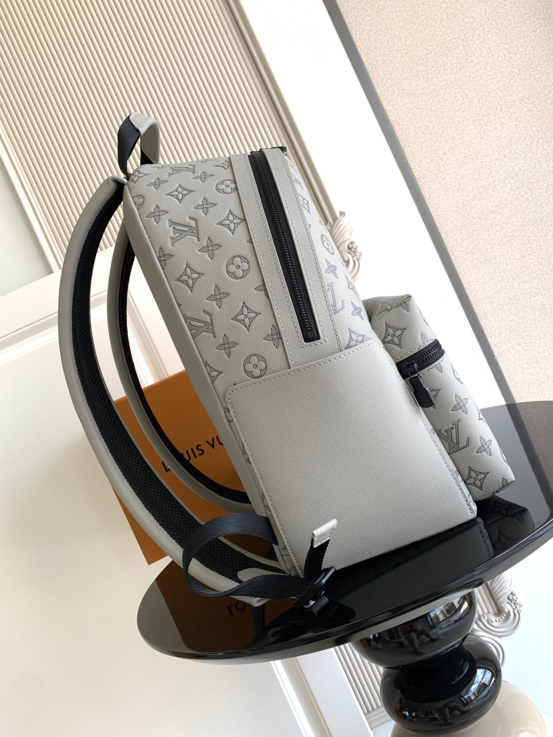 Top-tier Authentic-Grade Quality Grey handbag Size: 𝟐𝟗.𝟎 𝐱 𝟑𝟖.𝟎 𝐱 𝟐𝟎.𝟎 cm