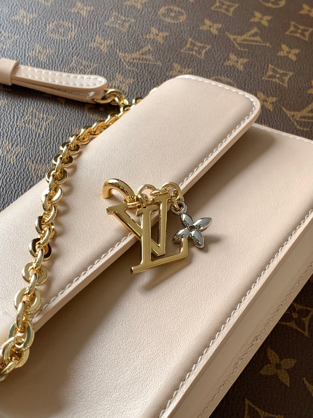 Top-tier Authentic-Grade Quality handbag Size: 11.5 x 4 x 20 cm