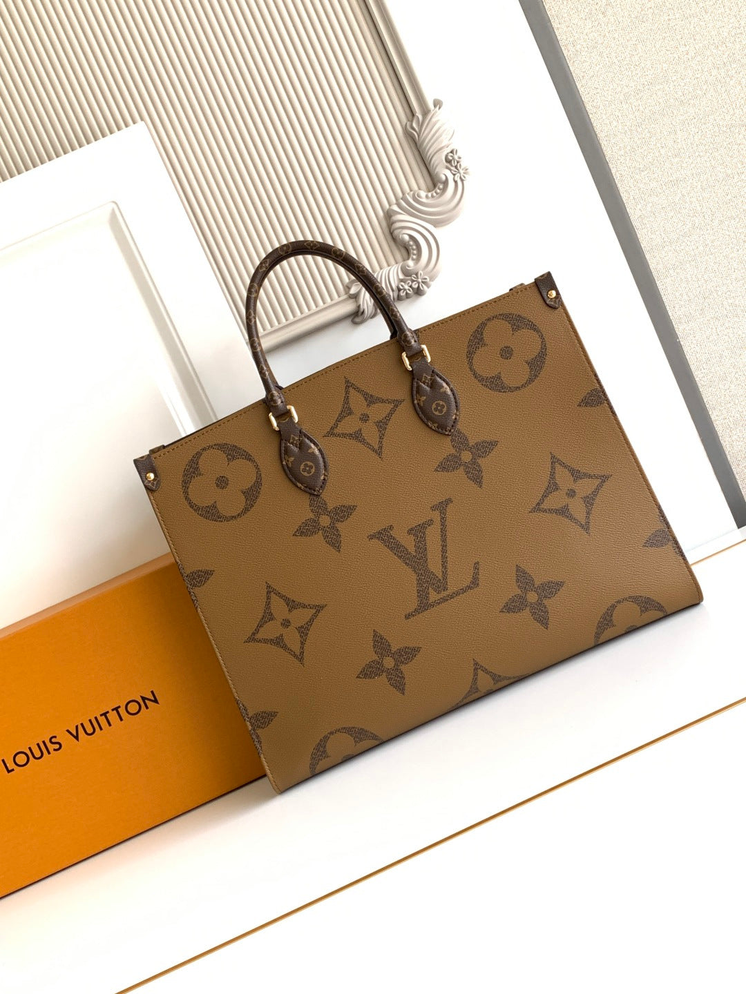Top-tier Authentic-Grade Quality Italian Grade leather material handbag Size: 𝟒𝟏.𝟎 𝐱 𝟑𝟒.𝟎 𝐱 𝟏𝟗.𝟎 cm