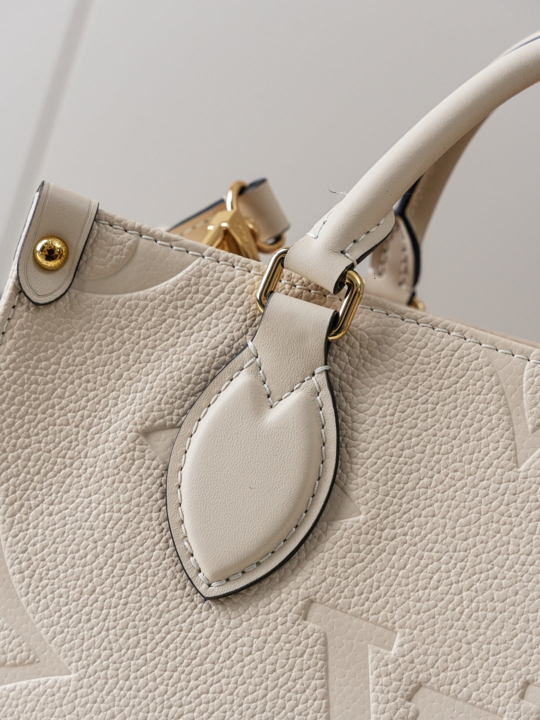 Top-tier Authentic-Grade Quality handbag Size:25.0 x 19.0 x 11.5 cm