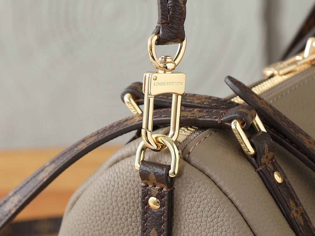 Top-tier Authentic-Grade Quality handbag Size: 17 x 13.5 x 26 cm