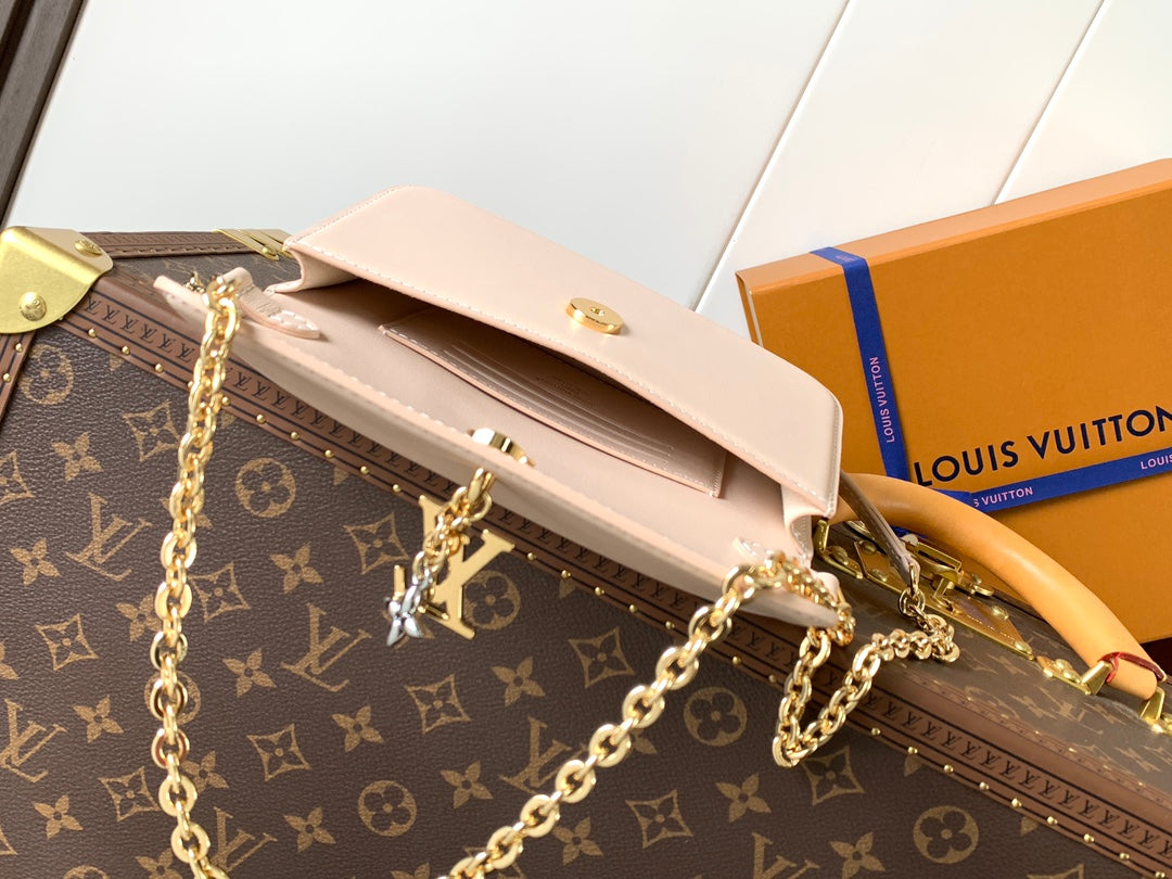 Top-tier Authentic-Grade Quality handbag Size: 11.5 x 4 x 20 cm
