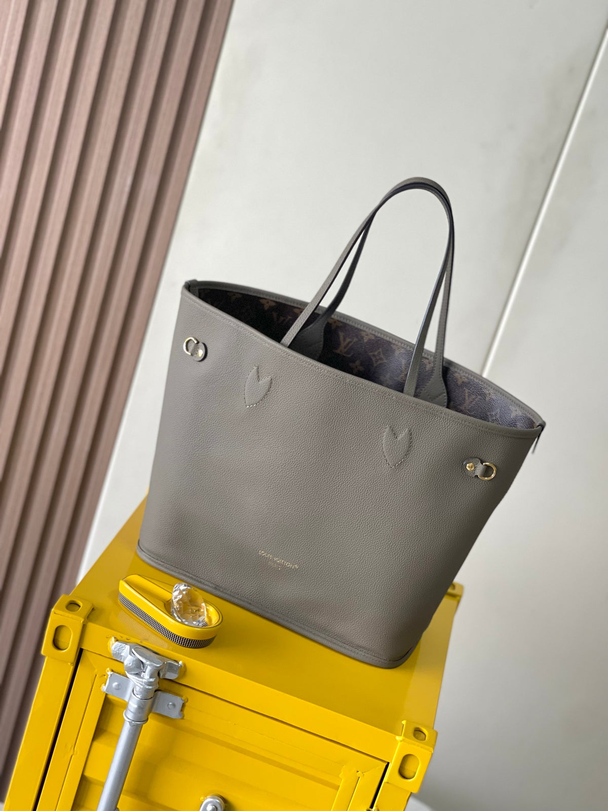 Top-tier Authentic-Grade Quality handbag Size: 31 x 28 x 14 cm