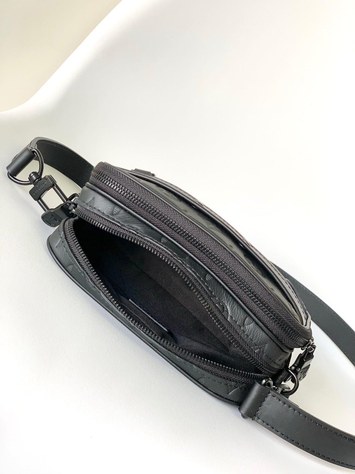Top-tier Authentic-Grade Quality handbag Size: 11 x 18.5 x 6.5 cm
