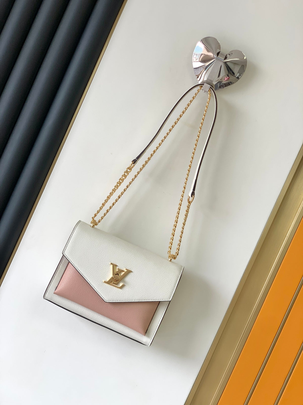 Top-tier Authentic-Grade Quality handbag Size: 22.5 x 17.0 x 5.5 cm
