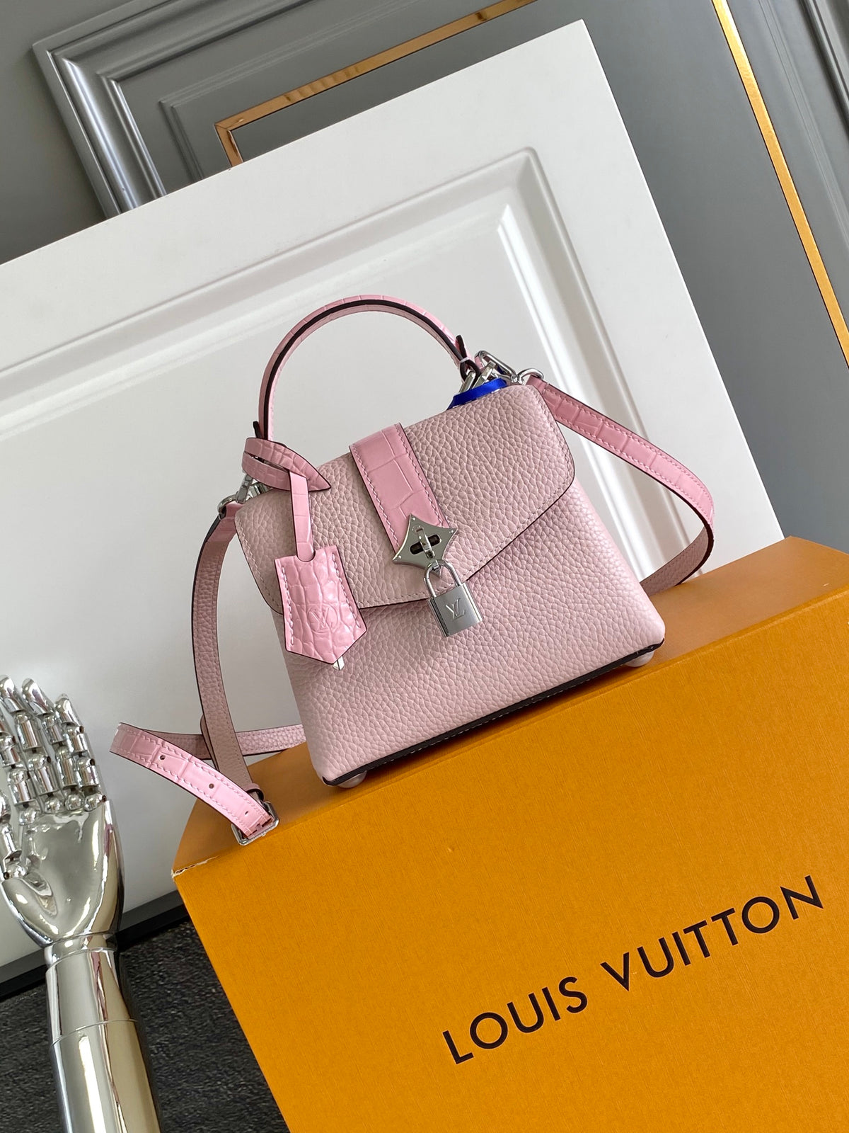 Top-tier Authentic-Grade Quality handbag Size:19×15×9cm
