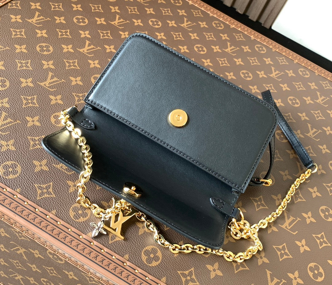 Top-tier Authentic-Grade Quality handbag Size: 11.5 x 4 x 20 cm