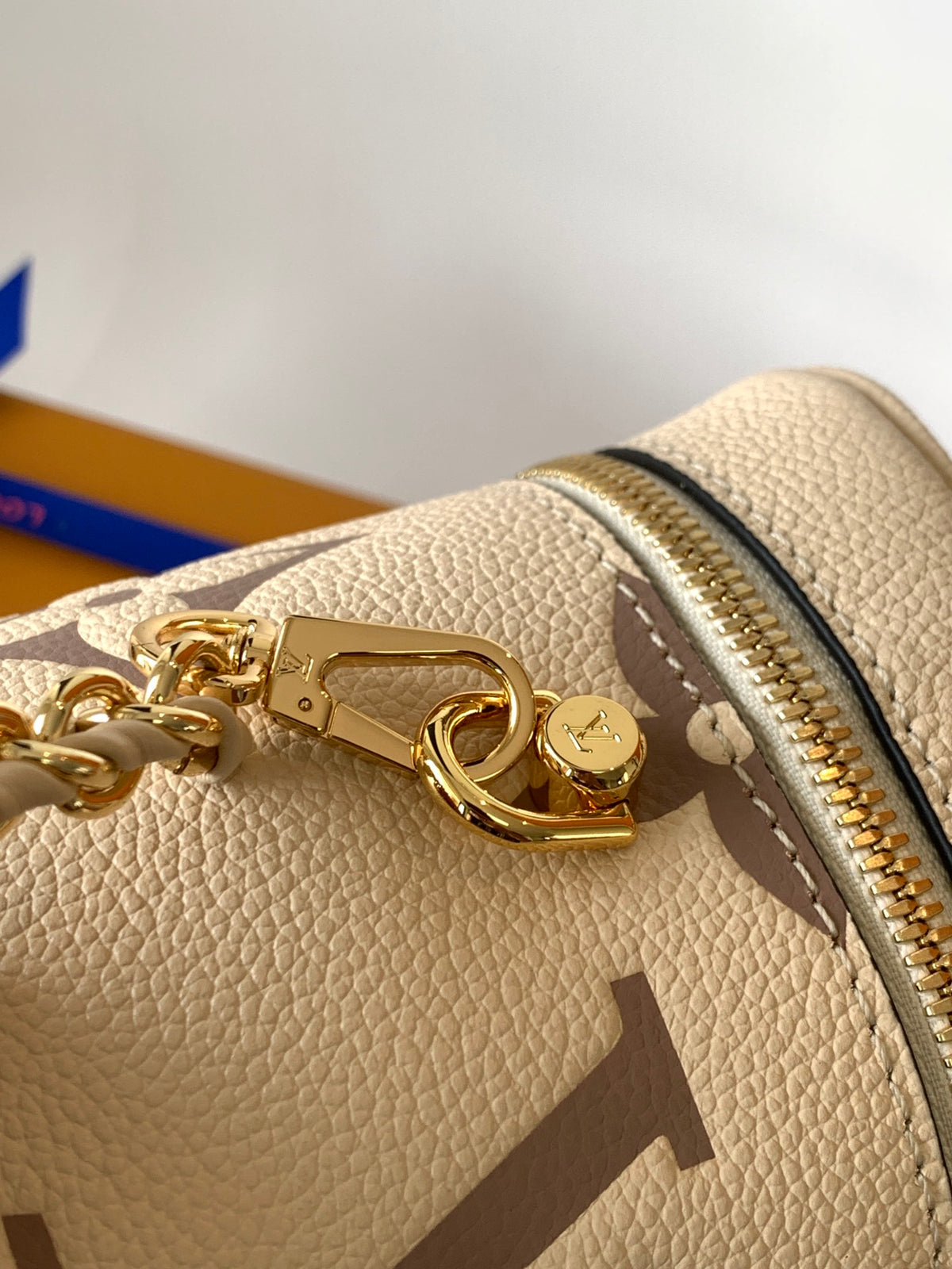 Top-tier Authentic-Grade Quality handbag Size: 19 x 13 x 11 cm