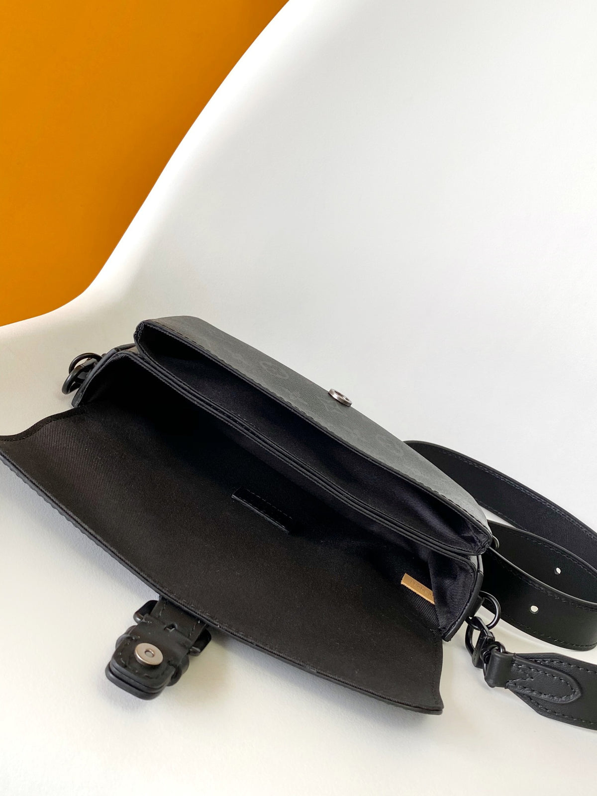 Top-tier Authentic-Grade Quality handbag Size: 22 x 12 x 6 cm