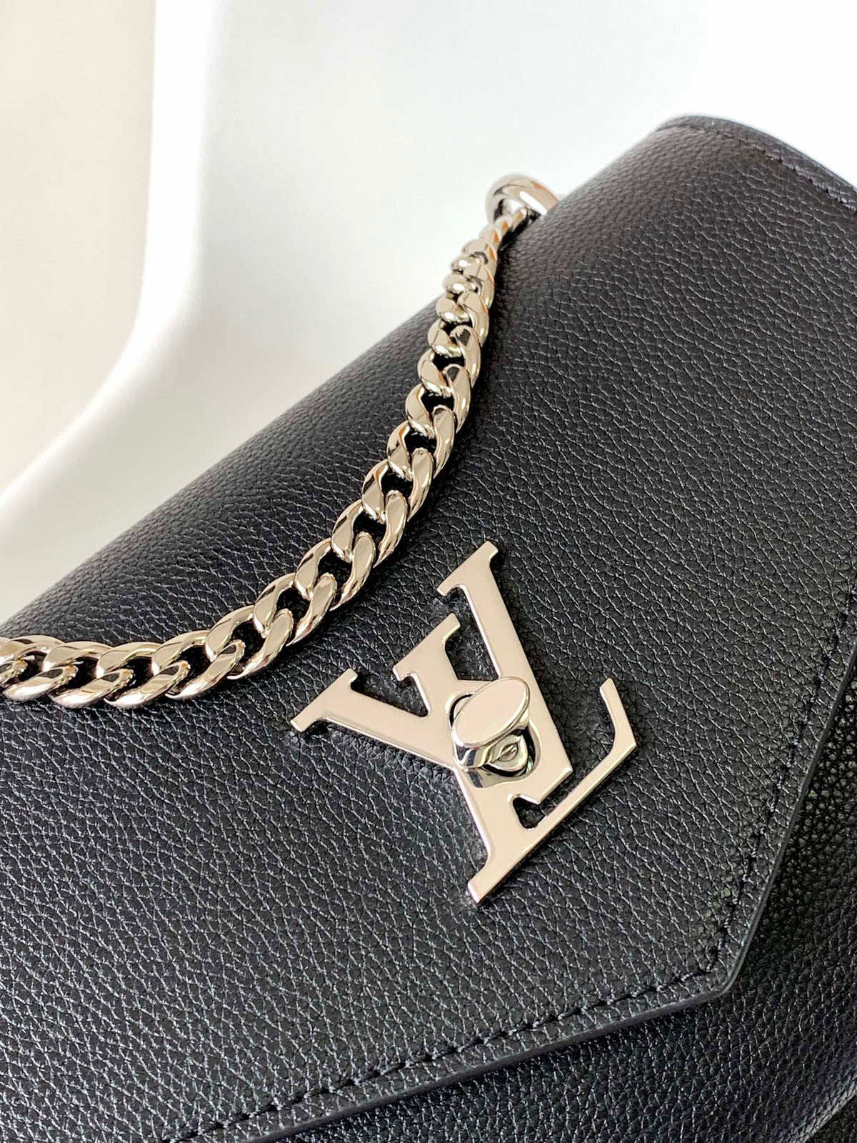 Top-tier Authentic-Grade Quality handbag Size: 22.5 x 17.0 x 5.5 cm
