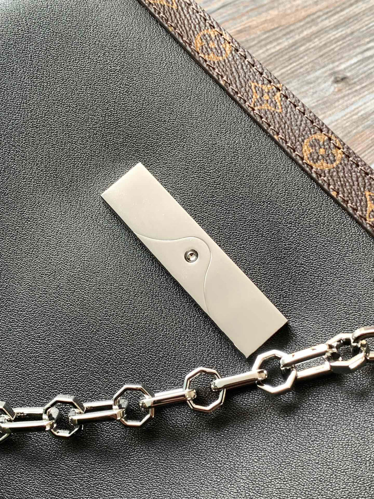 Top-tier Authentic-Grade Quality handbag Size: 17 x 9 x 24 cm
