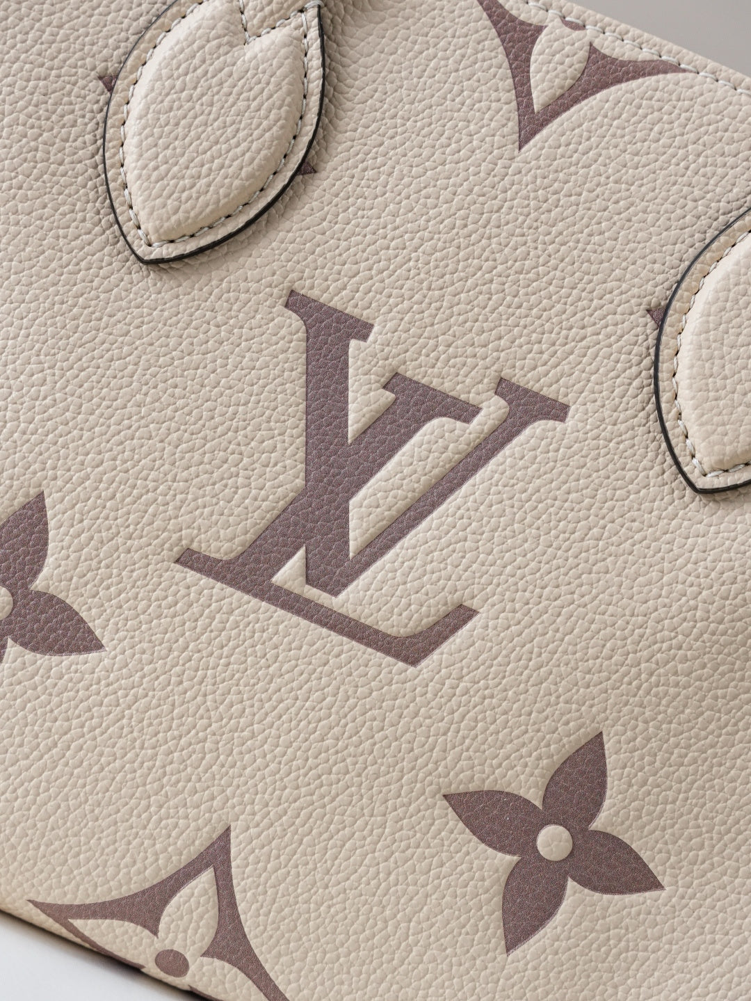 Top-tier Authentic-Grade Quality handbag Size:25.0 x 19.0 x 11.5 cm