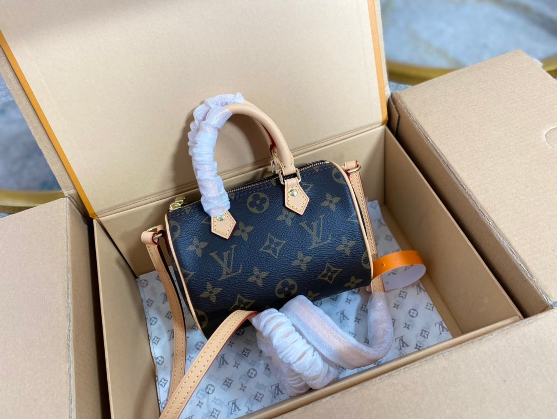 Top-tier Authentic-Grade Quality handbag Size: 16x11x9 cm