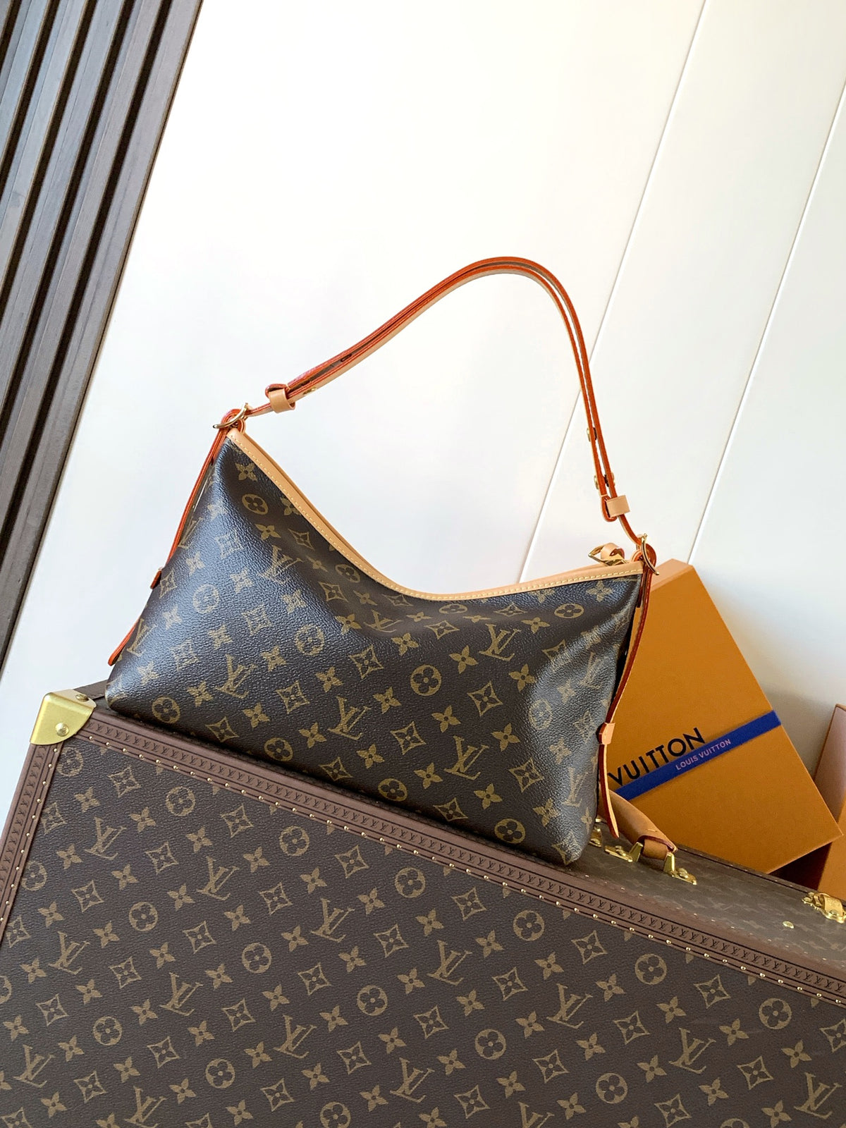 Top-tier Authentic-Grade Quality handbag Size: 36 x 19 x 0.5 cm