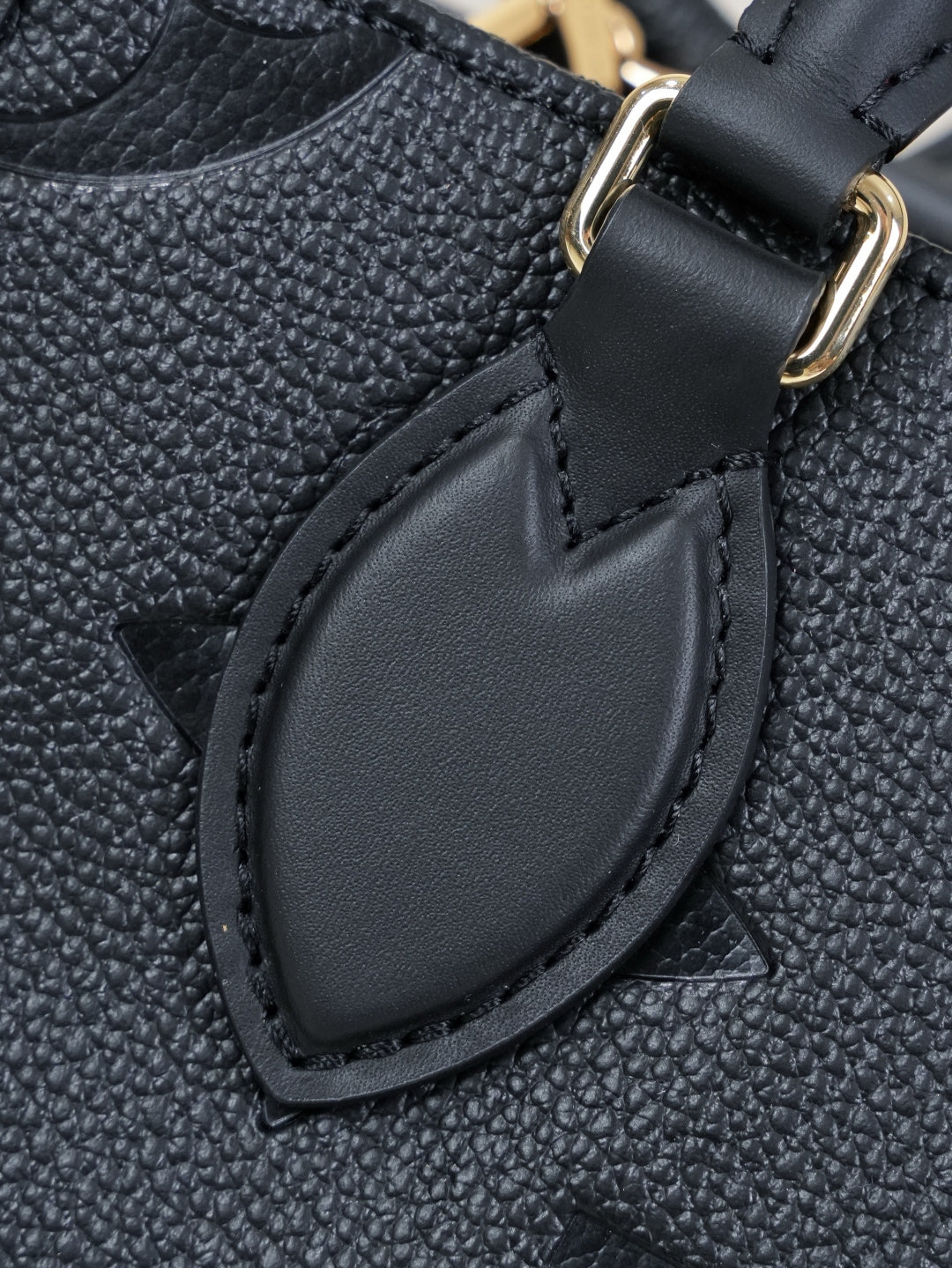 Top-tier Authentic-Grade Quality handbag Size:25.0 x 19.0 x 11.5 cm