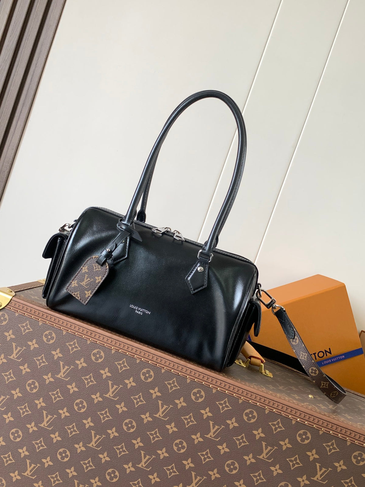 Top-tier Authentic-Grade Quality handbag Size: 17 x 12 x 28 cm
