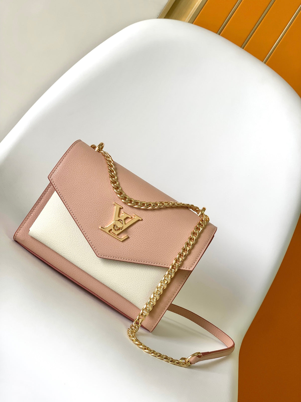 Top-tier Authentic-Grade Quality handbag Size: 22.5 x 17.0 x 5.5 cm