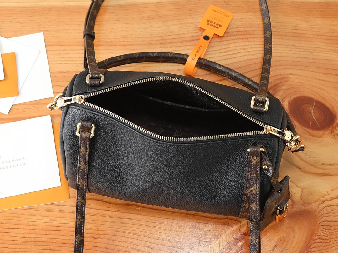 Top-tier Authentic-Grade Quality handbag Size: 17 x 13.5 x 26 cm