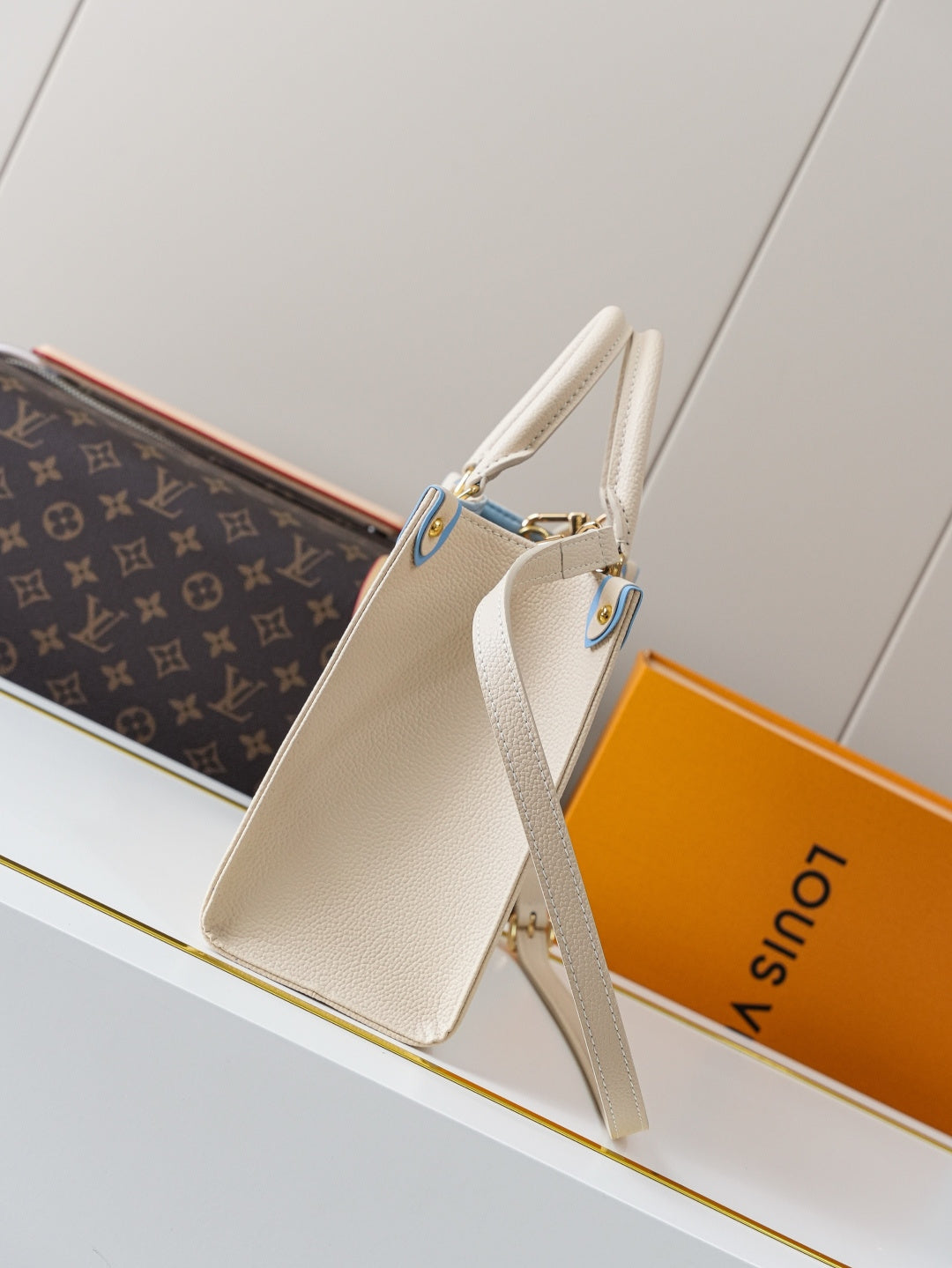 Top-tier Authentic-Grade Quality handbag Size:25.0 x 19.0 x 11.5 cm