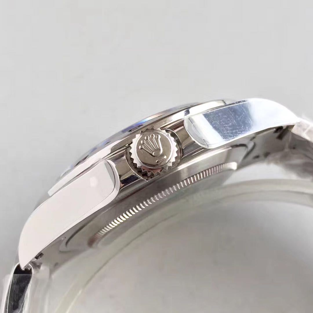 Replica Automatic Watch for Men Explorer M226570-0001 42mm Dial