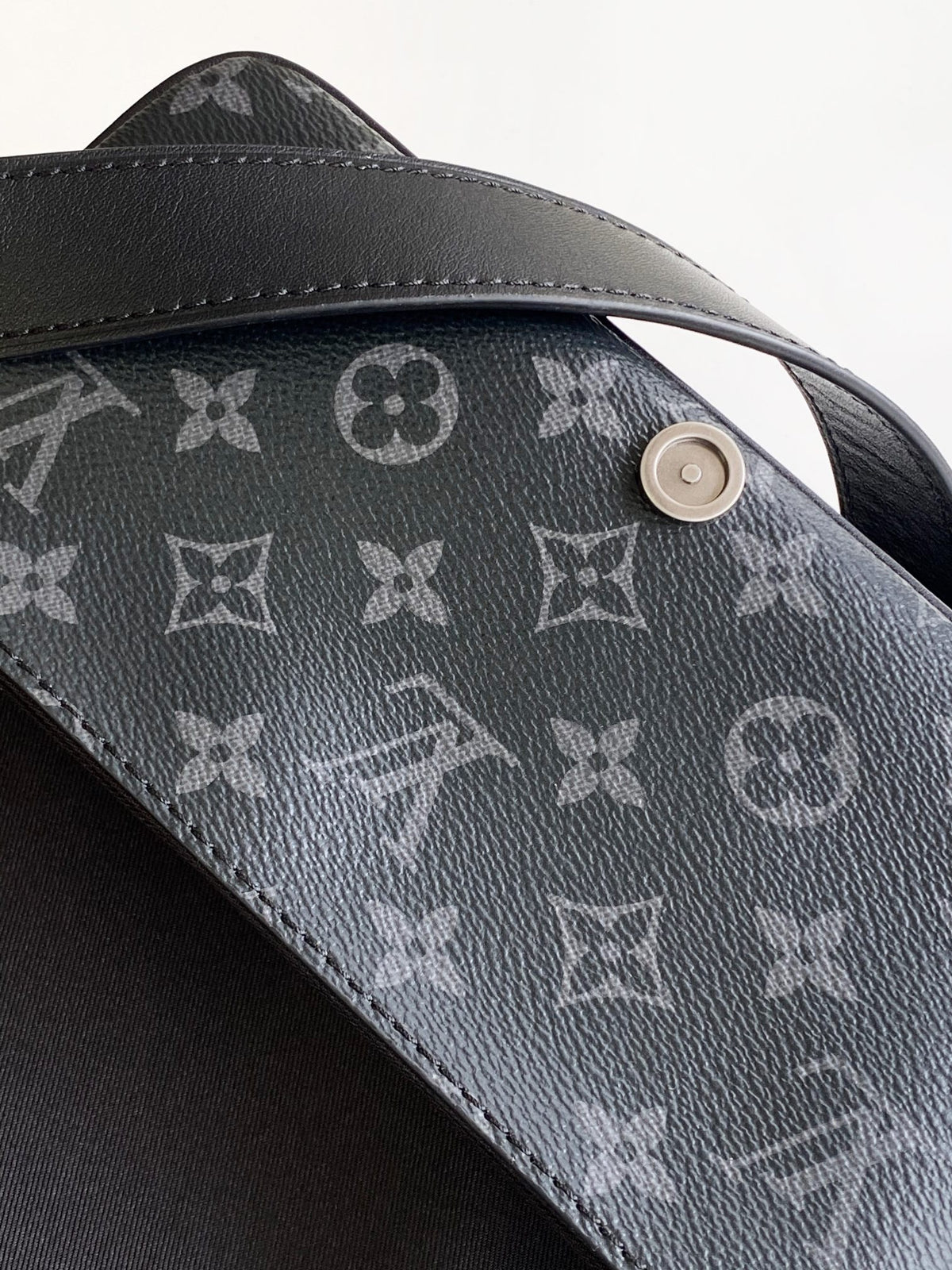 Top-tier Authentic-Grade Quality handbag Size: 22 x 12 x 6 cm