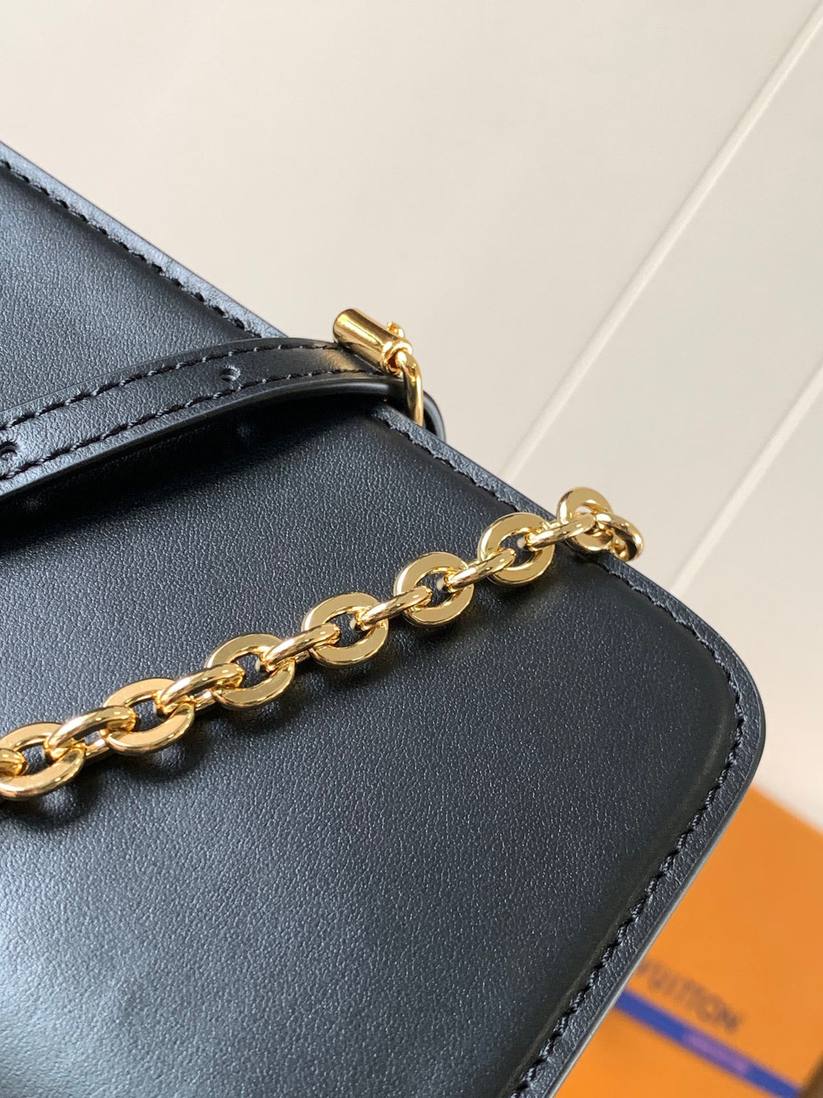 Top-tier Authentic-Grade Quality handbag Size: 11.5 x 4 x 20 cm