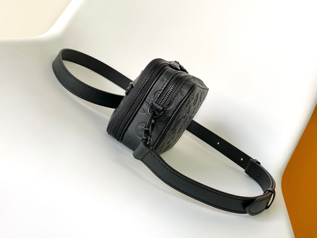 Top-tier Authentic-Grade Quality handbag Size: 11 x 18.5 x 6.5 cm