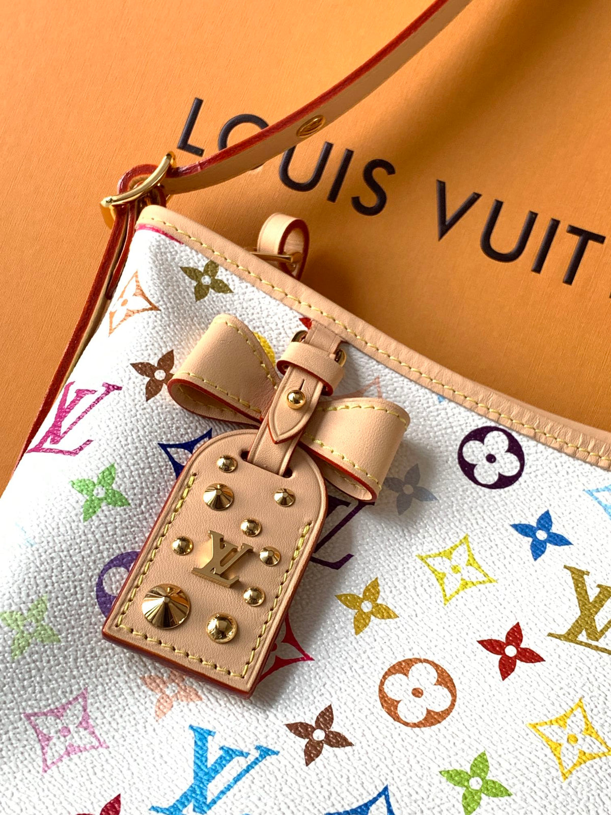 Top-tier Authentic-Grade Quality handbag Size: 36 x 19 x 0.5 cm