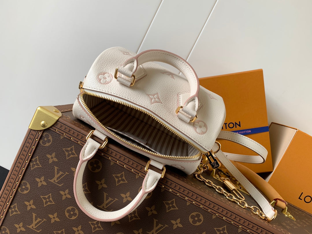 Top-tier Authentic-Grade Quality handbag Size: 13.5 x 12 x 20.5 cm