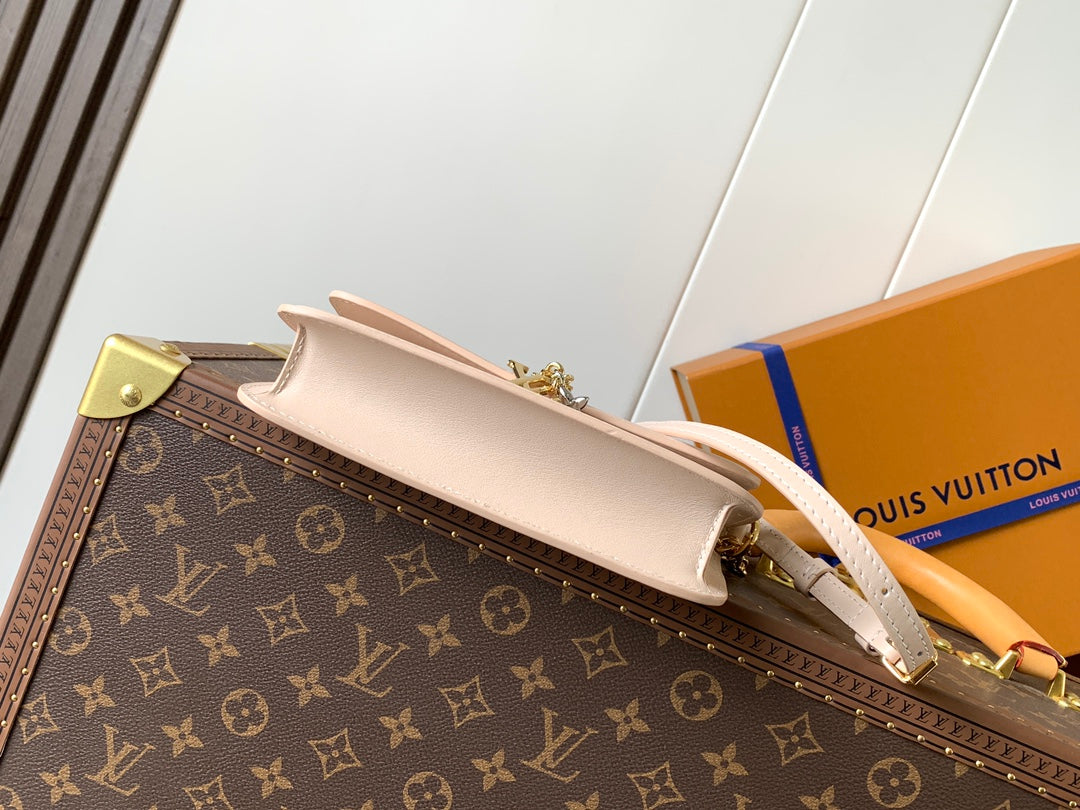 Top-tier Authentic-Grade Quality handbag Size: 11.5 x 4 x 20 cm