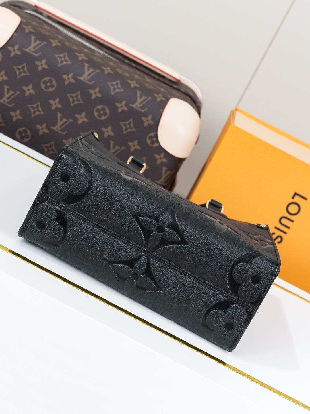 Top-tier Authentic-Grade Quality handbag Size:25.0 x 19.0 x 11.5 cm