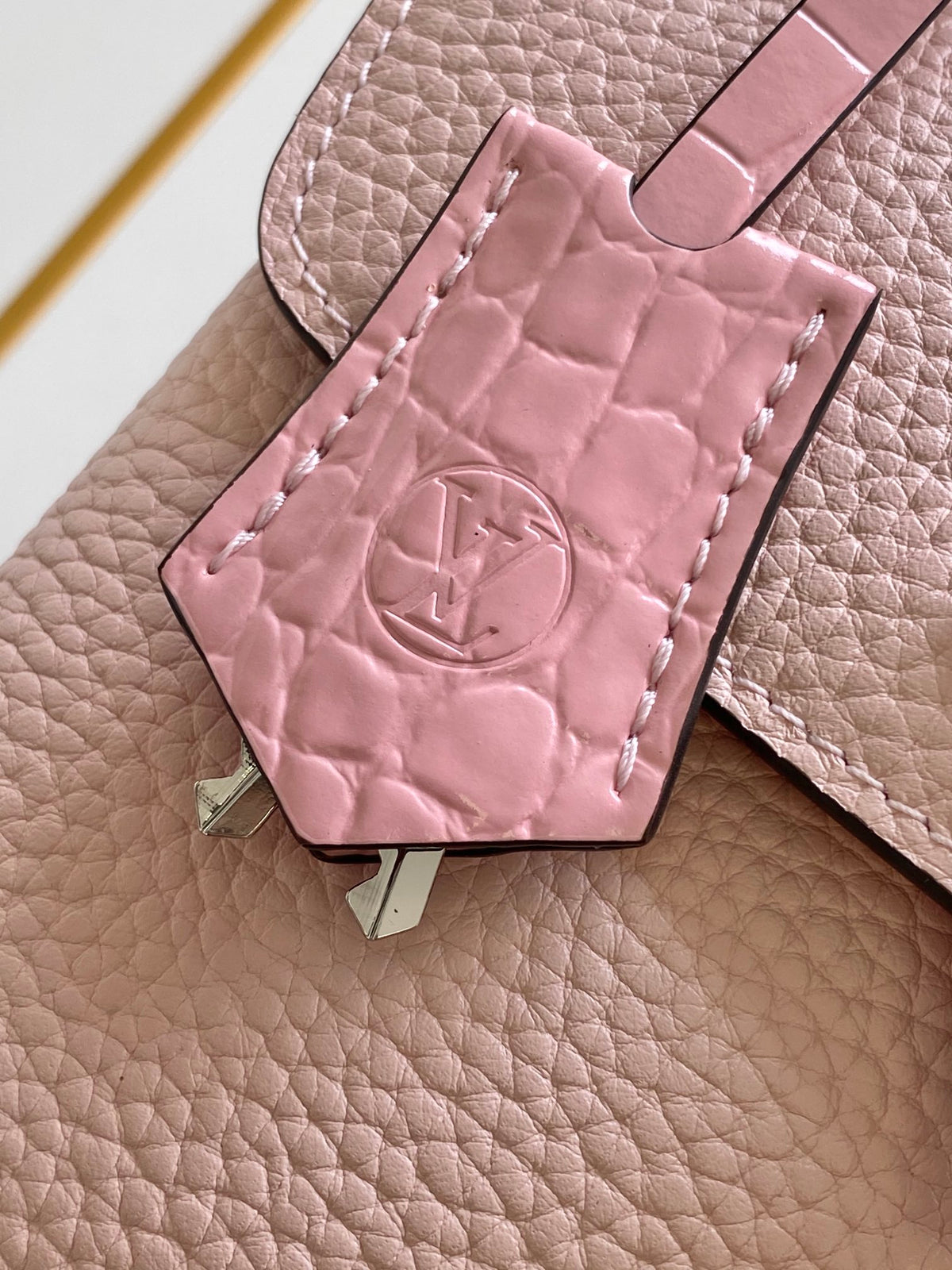 Top-tier Authentic-Grade Quality handbag Size:19×15×9cm