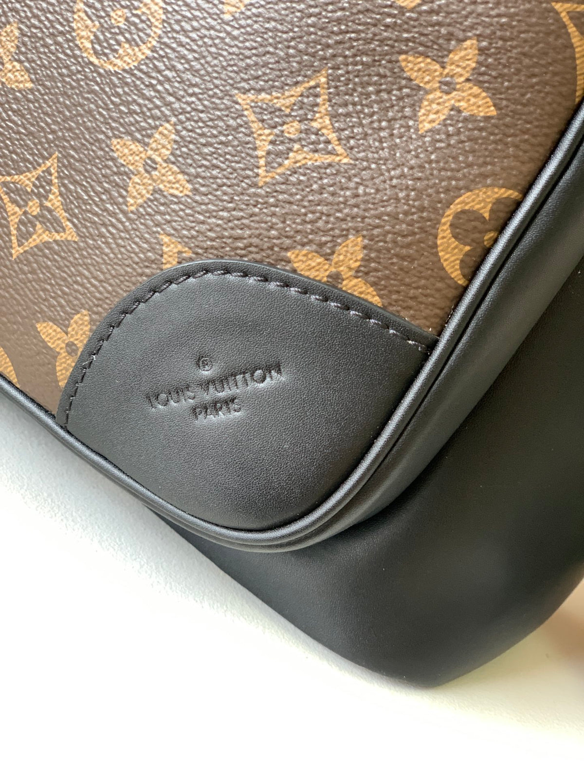 Top-tier Authentic-Grade Quality handbag Size: 32 x 42 x 15 cm