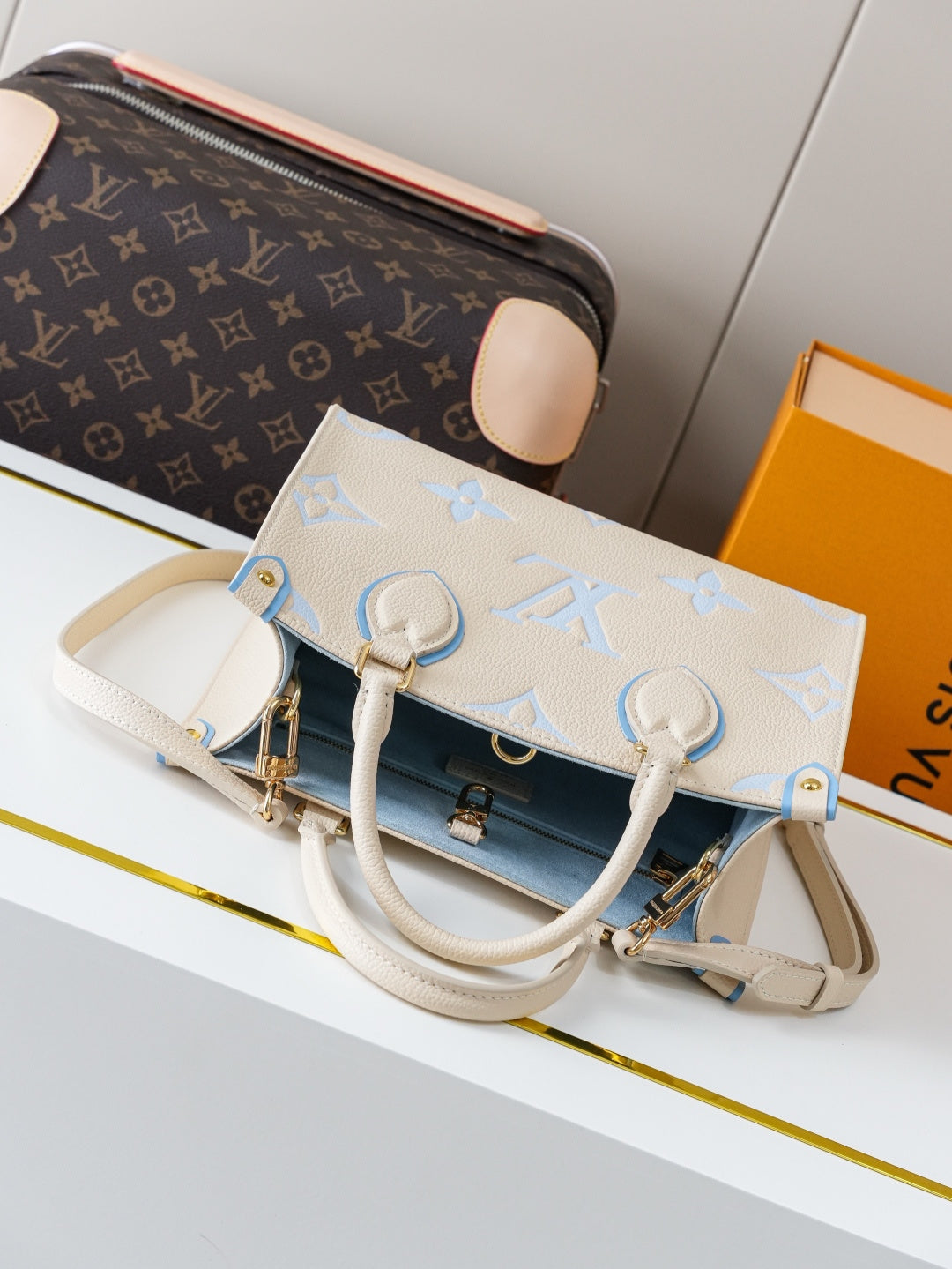 Top-tier Authentic-Grade Quality handbag Size:25.0 x 19.0 x 11.5 cm