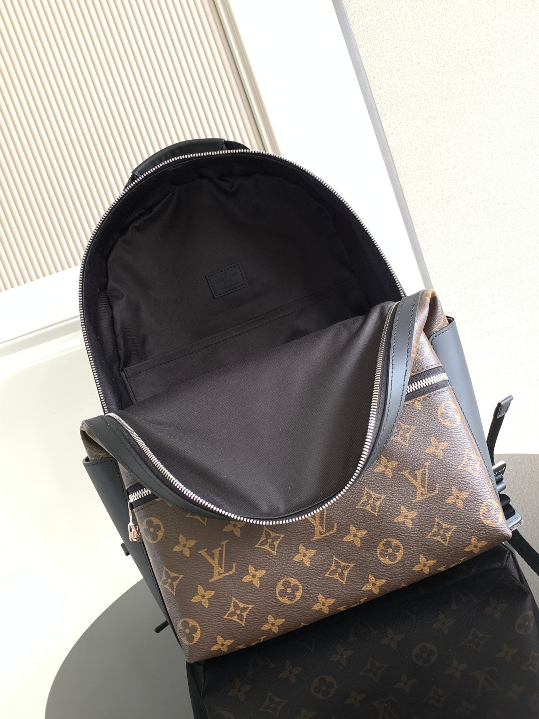 Top-tier Authentic-Grade Quality Brown handbag Size: 𝟐𝟗.𝟎 𝐱 𝟑𝟖.𝟎 𝐱 𝟐𝟎.𝟎 cm