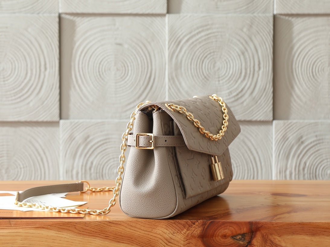 Top-tier Authentic-Grade Quality handbag Size: 18.5 x 9.5 x 29.5 cm