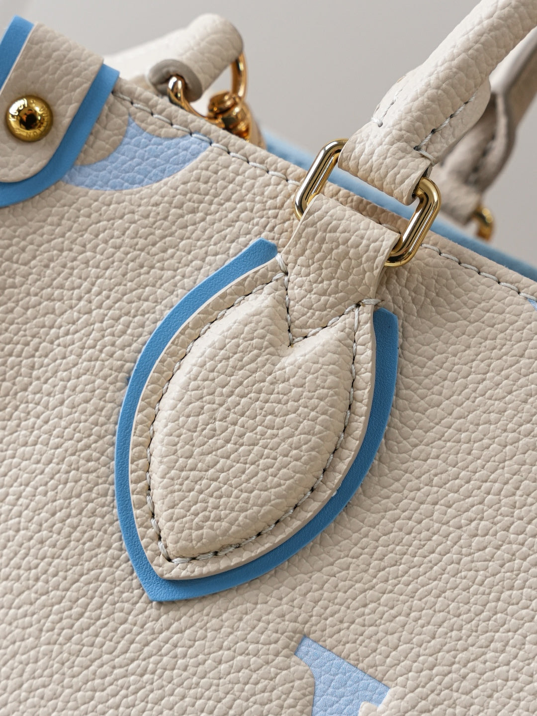 Top-tier Authentic-Grade Quality handbag Size:25.0 x 19.0 x 11.5 cm