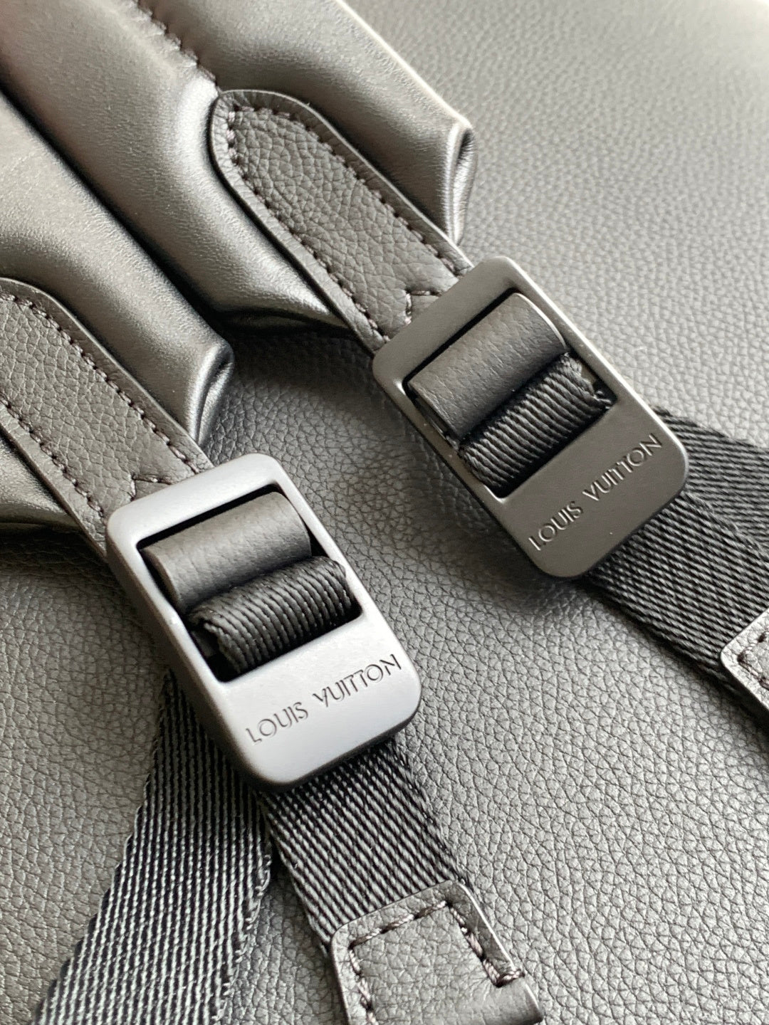 Top-tier Authentic-Grade Quality Black handbag Size: 𝟐𝟗.𝟎 𝐱 𝟑𝟖.𝟎 𝐱 𝟐𝟎.𝟎 cm