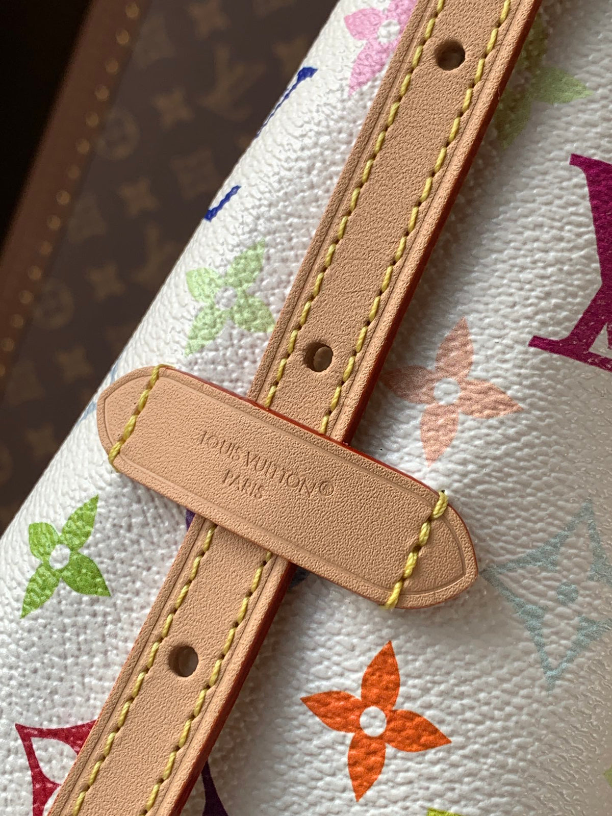 Top-tier Authentic-Grade Quality handbag Size: 36 x 19 x 0.5 cm