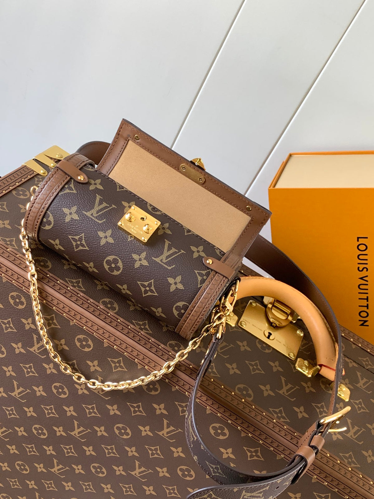 Top-tier Authentic-Grade Quality handbag Size: 19 x 9 x 9 cm